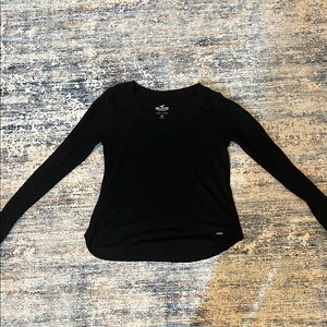 Hollister Women's Elegant Black Long Sleeve Tee